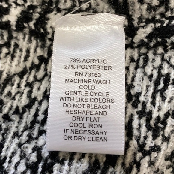 cable & gauge black and white knit sweater size XL - Picture 11 of 11